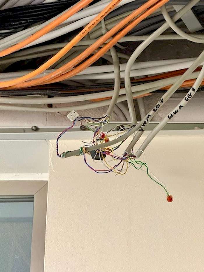 ehemaliger Kabelsalat im Beckmann Verlag