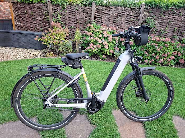 Foto eines E-Fahrrads, das über Bikeleasing die Mitarbeitenden im Beckmann Verlag fit hält